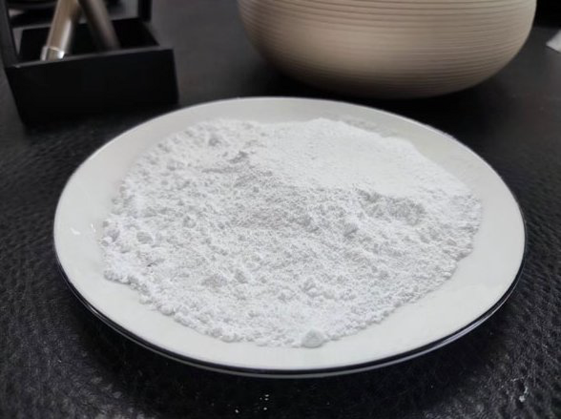 在化工领域,了解溶剂的互溶性对于产品的开发和生产工艺至关重要。今天我们就来对比分析几种常见的有机溶剂之间的互溶情况,帮助大家更好地选择合适的溶剂组合。